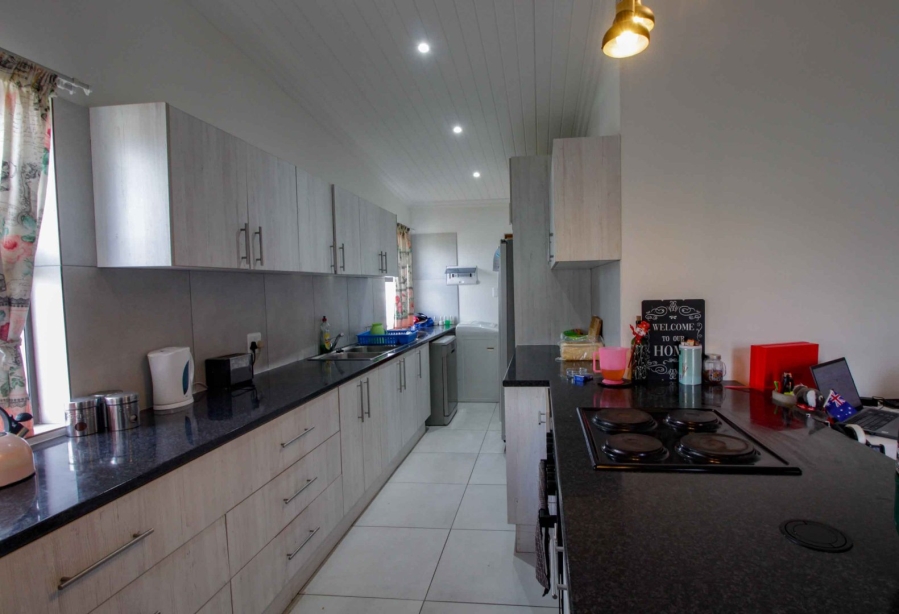 4 Bedroom Property for Sale in Wavecrest Eastern Cape